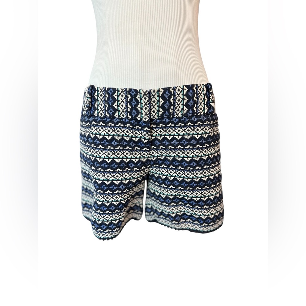 💙 EUC THE LIMITED Aztec Tribal Blue & White Shorts | Women’s Size 2